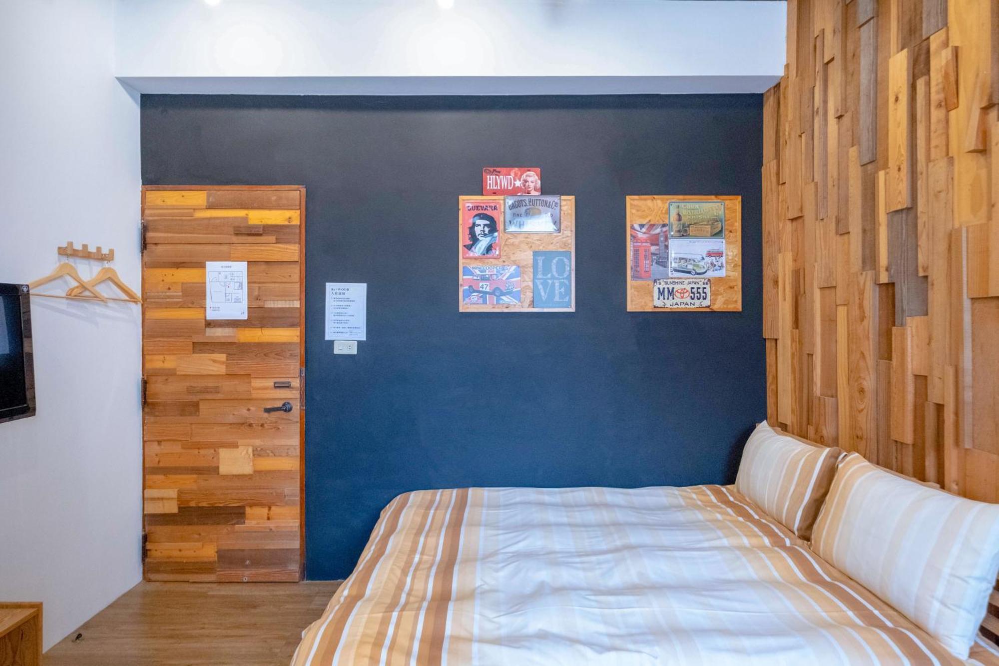 Re+Wood Guesthouse Tainan Exterior photo